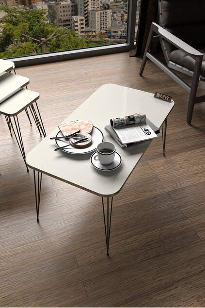 Tavolino da caffè quadrato in filo nero con centro in argento