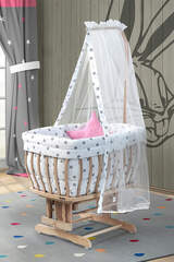 Natural wood star Basket Crib