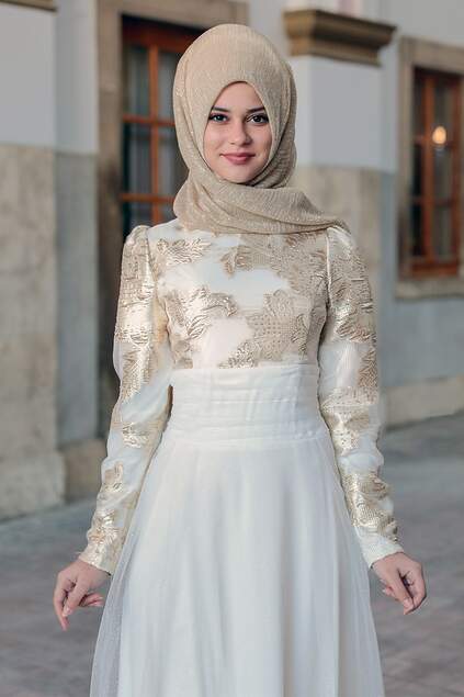 Ecru Farbe Nadide Abendkleid