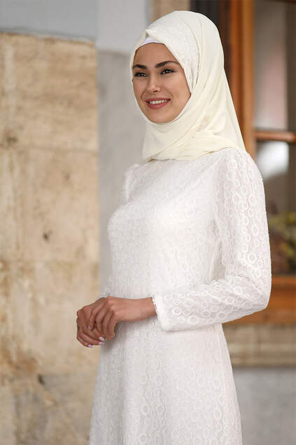 Ecrufarbenes Spitzenkleid