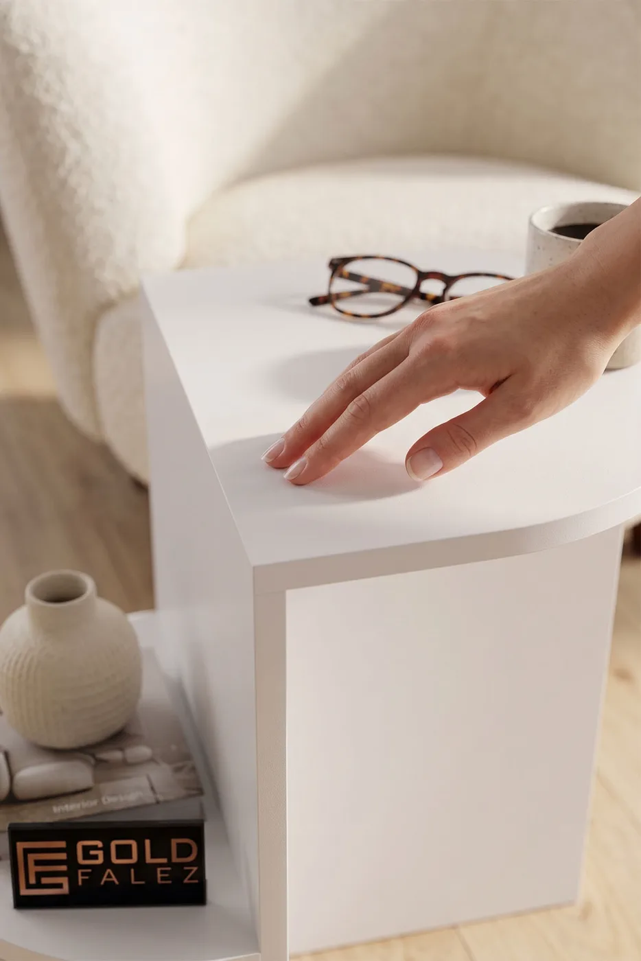 Setro Oval Side Table - White