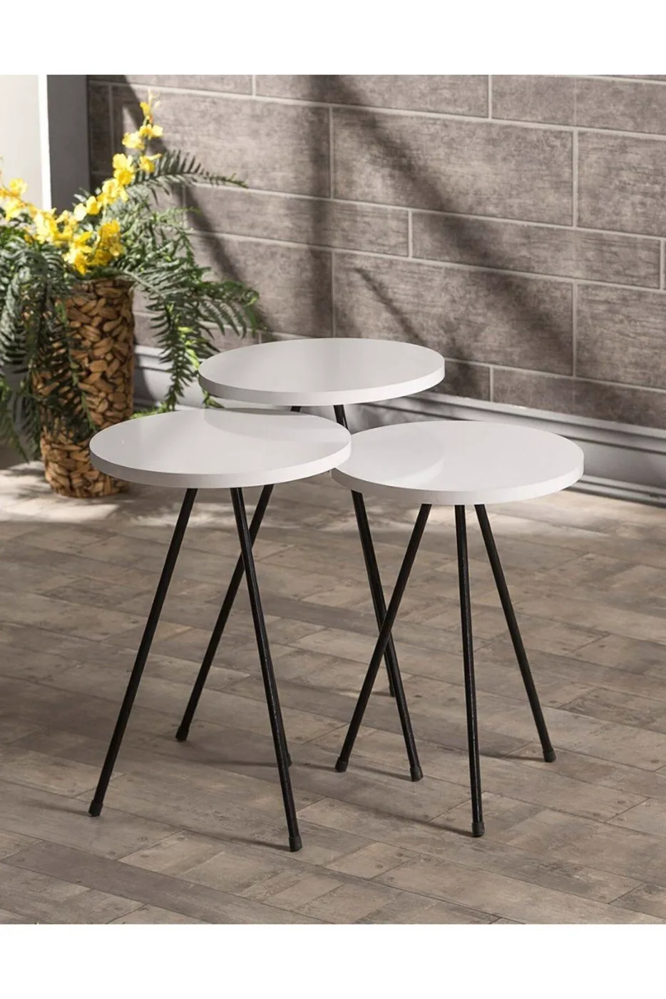 3-Piece Round Nesting Table Set Metal Legs - White