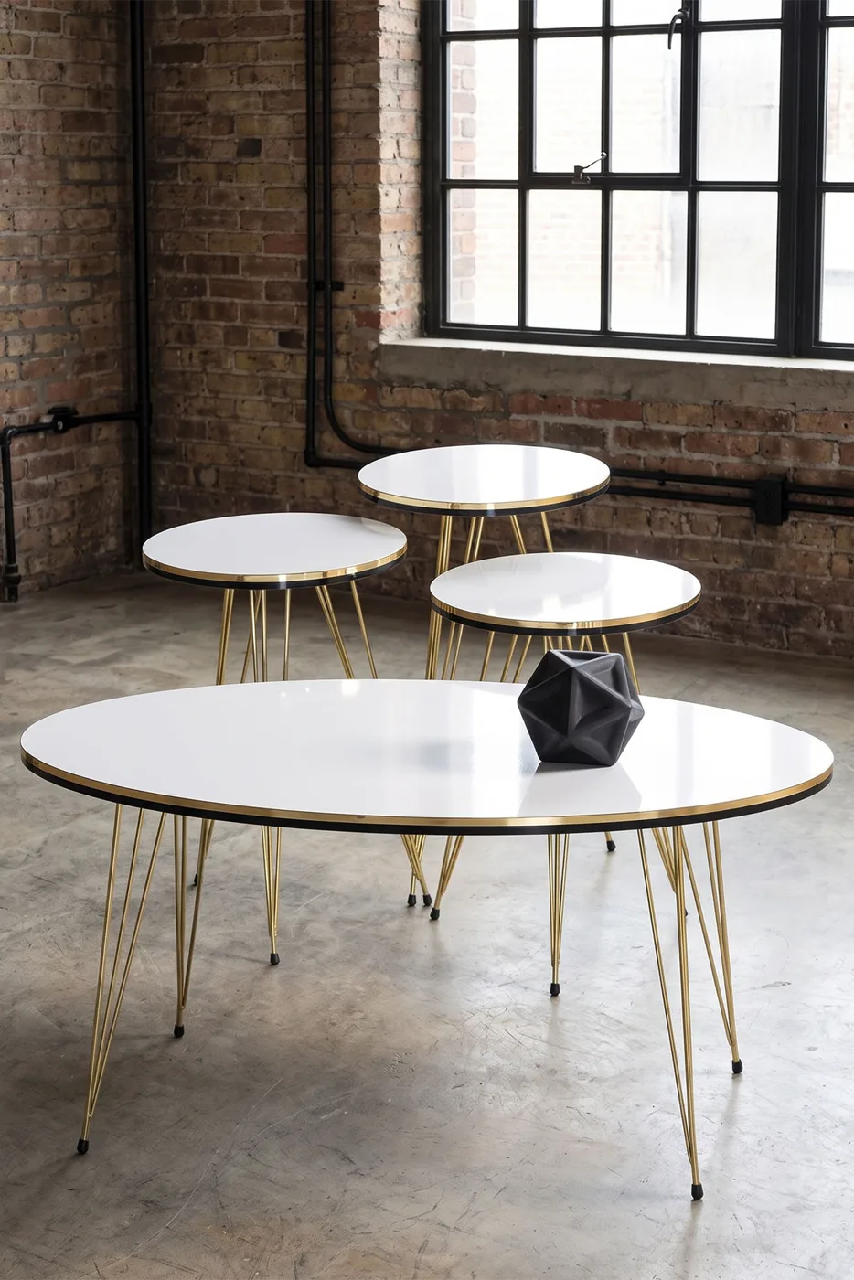 Round 4-Piece Table Set Gold Wire Legs - White Marble Effect 1