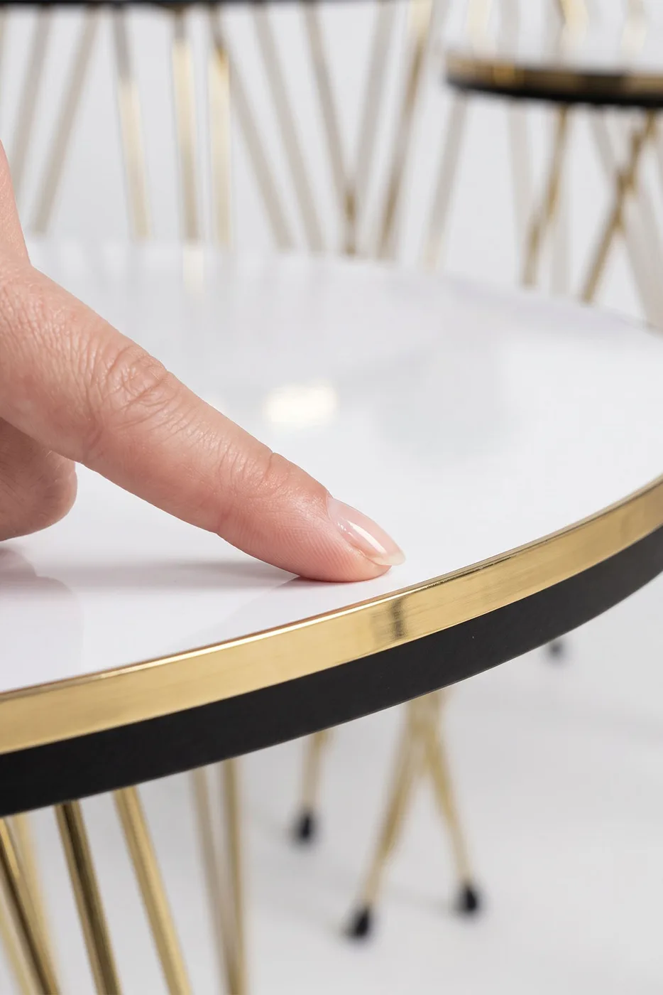 Round 4-Piece Table Set Gold Wire Legs - White Marble Effect 1