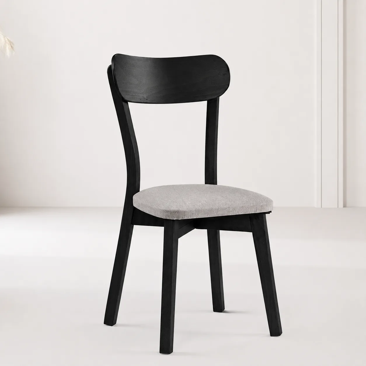 Izmir Chair Black HDR1329