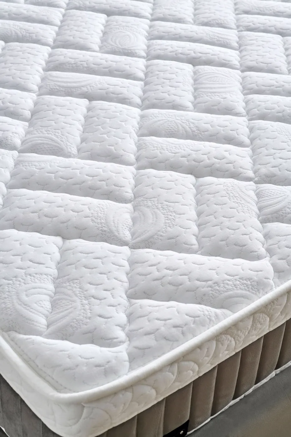 London 90x190 Single Mattress, Divan Base, Headboard Set CP1031