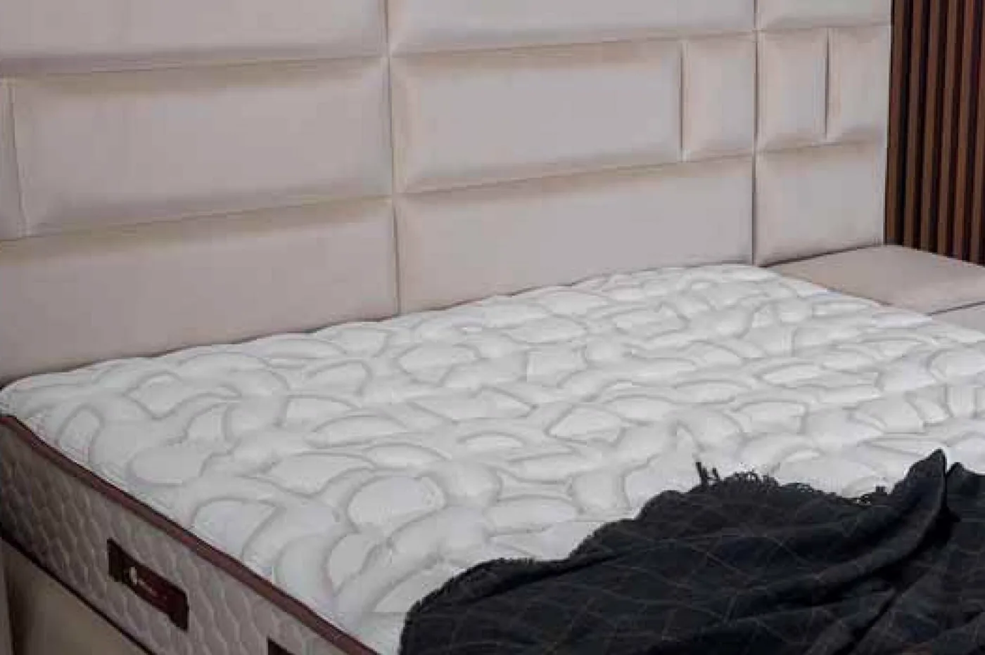 Latex 180x200 Double Mattress, Divan Base & Headboard Set PV1415