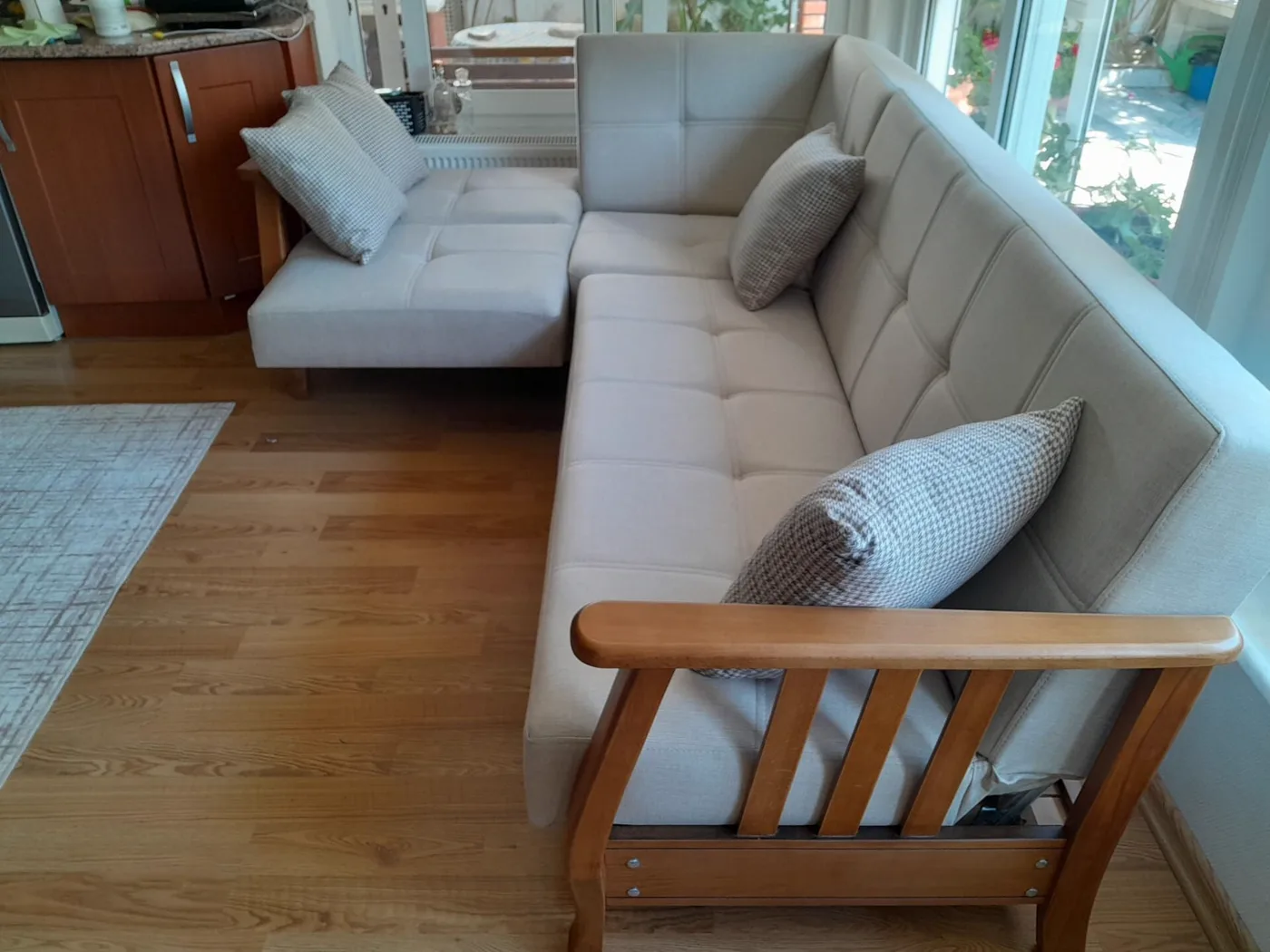 Karya Scandinavian Kitchen Corner Sofa MDN130