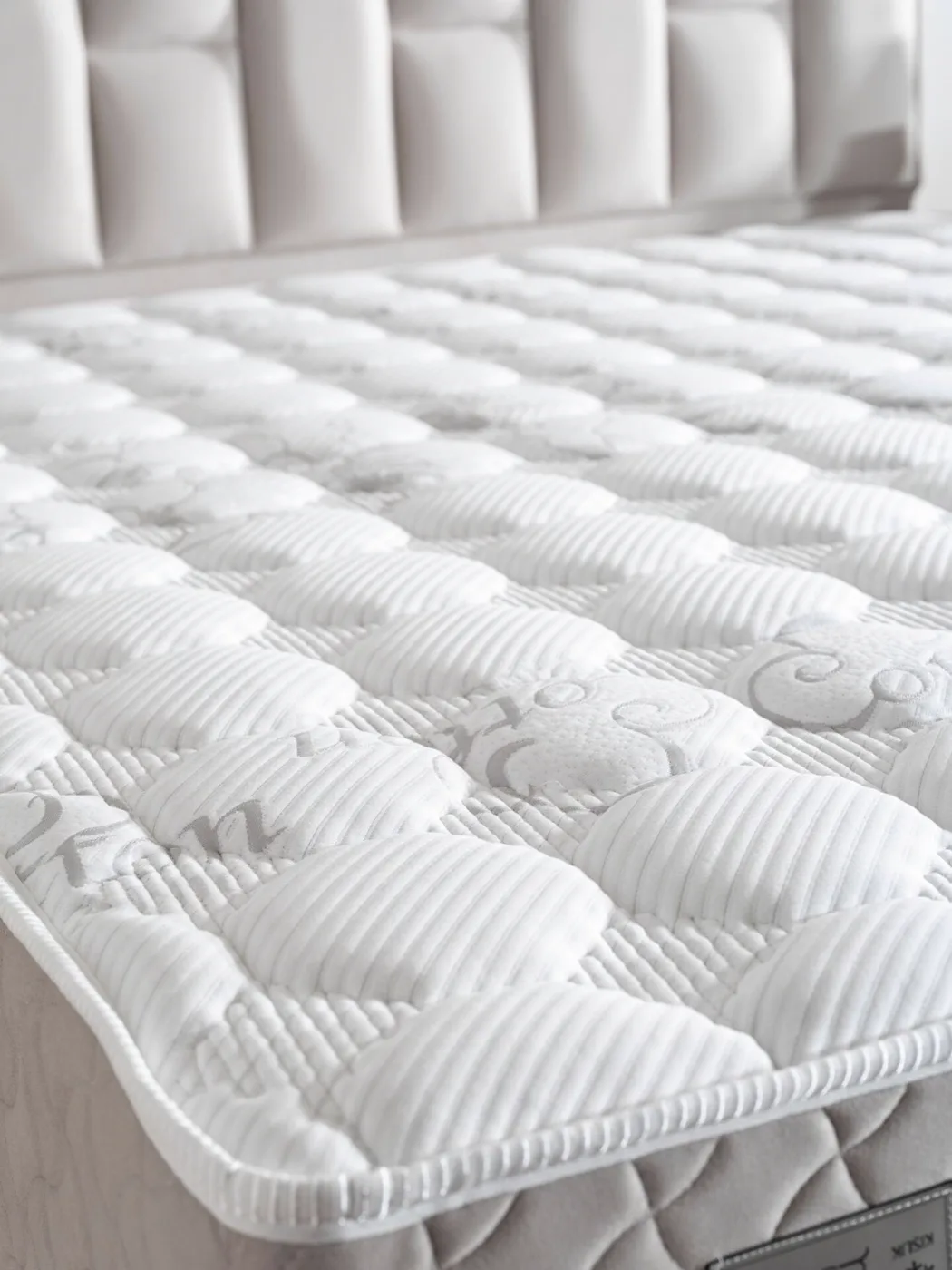 Malaga 140x190 Double Mattress, Divan Base & Headboard Set MBL1013