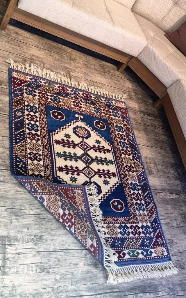 Bergama Woollen Hand-Woven 132x104 Rug MDH1004