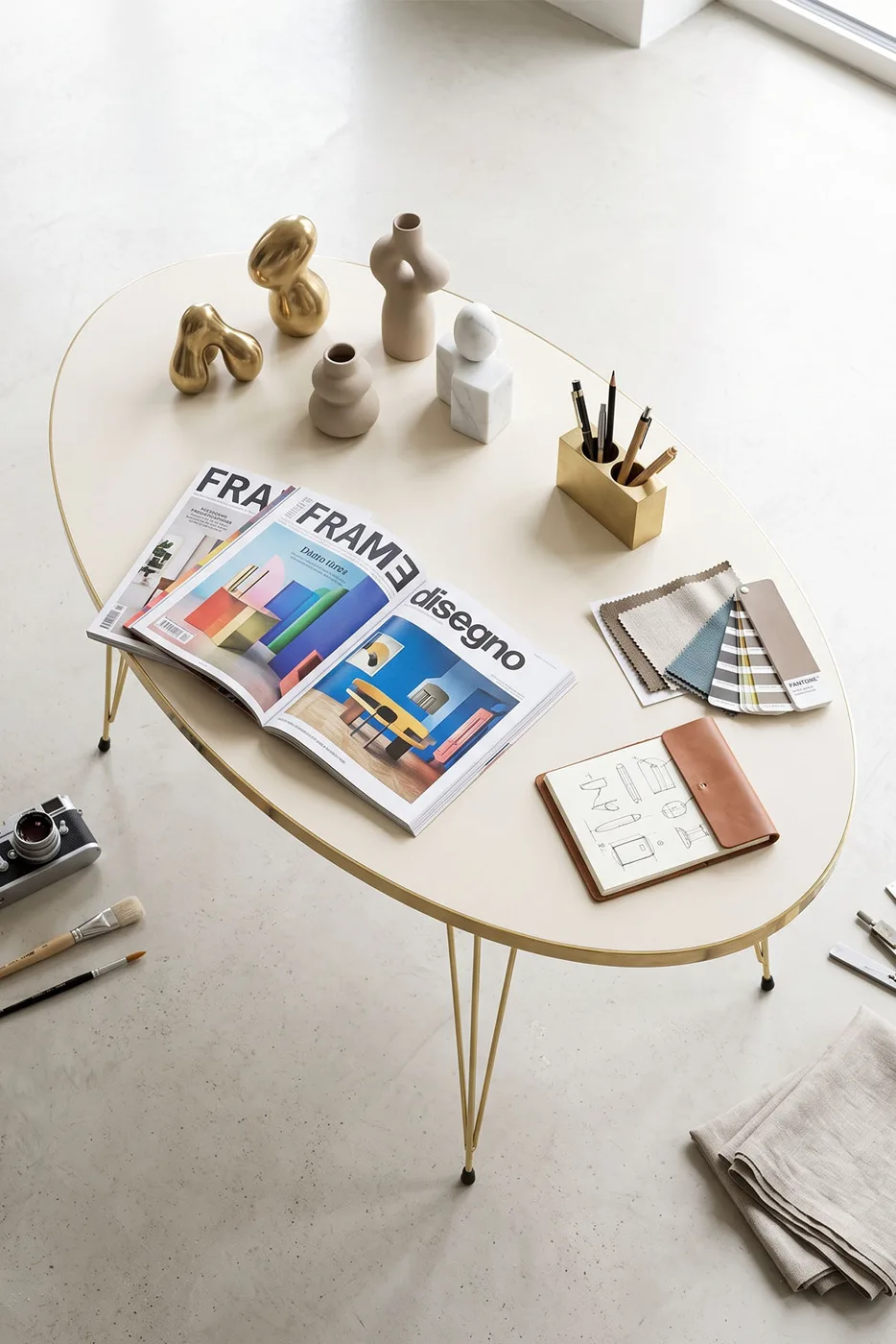 Coffee Table Ellipse Gold Cream Wire